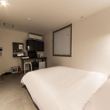 Hotel Yam Sinheung Station Соннам Екстер'єр фото
