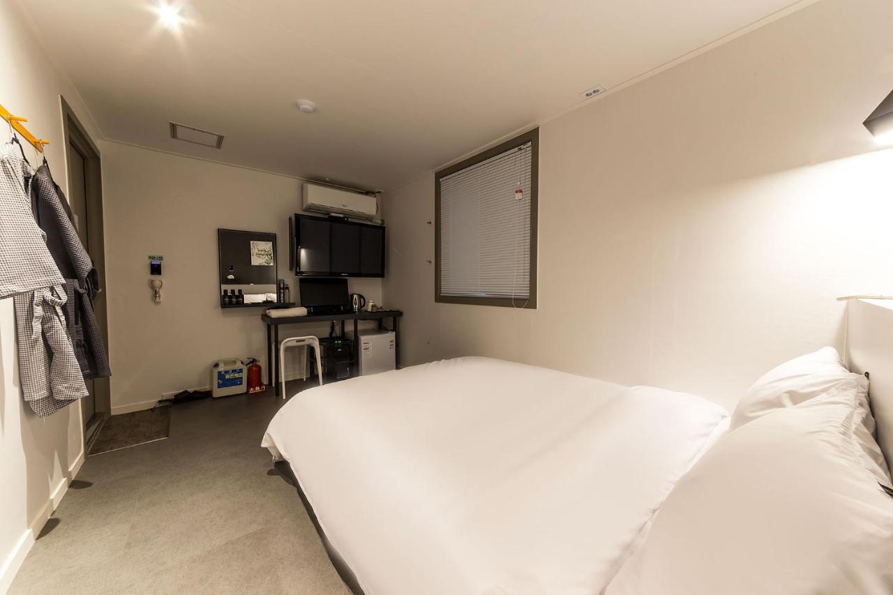 Hotel Yam Sinheung Station Соннам Екстер'єр фото